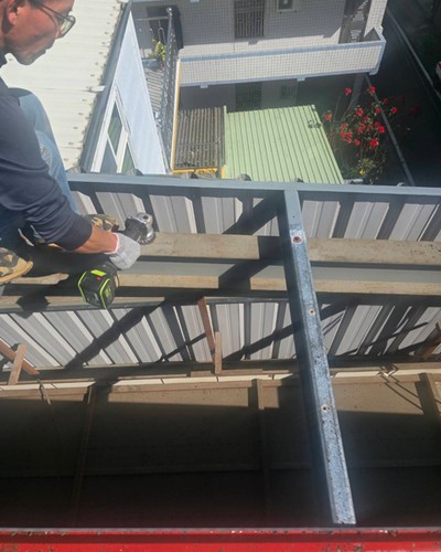 苗栗日式屋瓦翻修工程, 苗栗屋瓦施工, 苗栗屋瓦翻修, 苗栗浪板施工, 苗栗屋頂浪板更換, 苗栗樓頂加蓋, 苗栗頂樓加蓋, 苗栗屋頂加蓋推薦, 
                        苗栗頂樓加蓋, 苗栗增建工程, 苗栗鐵皮屋頂樓加蓋, 苗栗鋼構鐵皮屋搭建, 苗栗鐵皮屋施工, 苗栗鐵皮屋搭建, 苗栗鐵工廠, 苗栗鐵皮屋隔熱